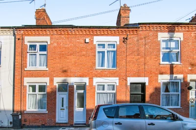 Henton Road, Leicester, Leicestershire, LE3 6AX — photo 1