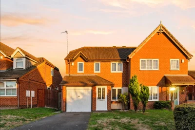 Cloverdale Road, Hamilton, Leicester, Leicestershire, LE5 1UL — photo 1