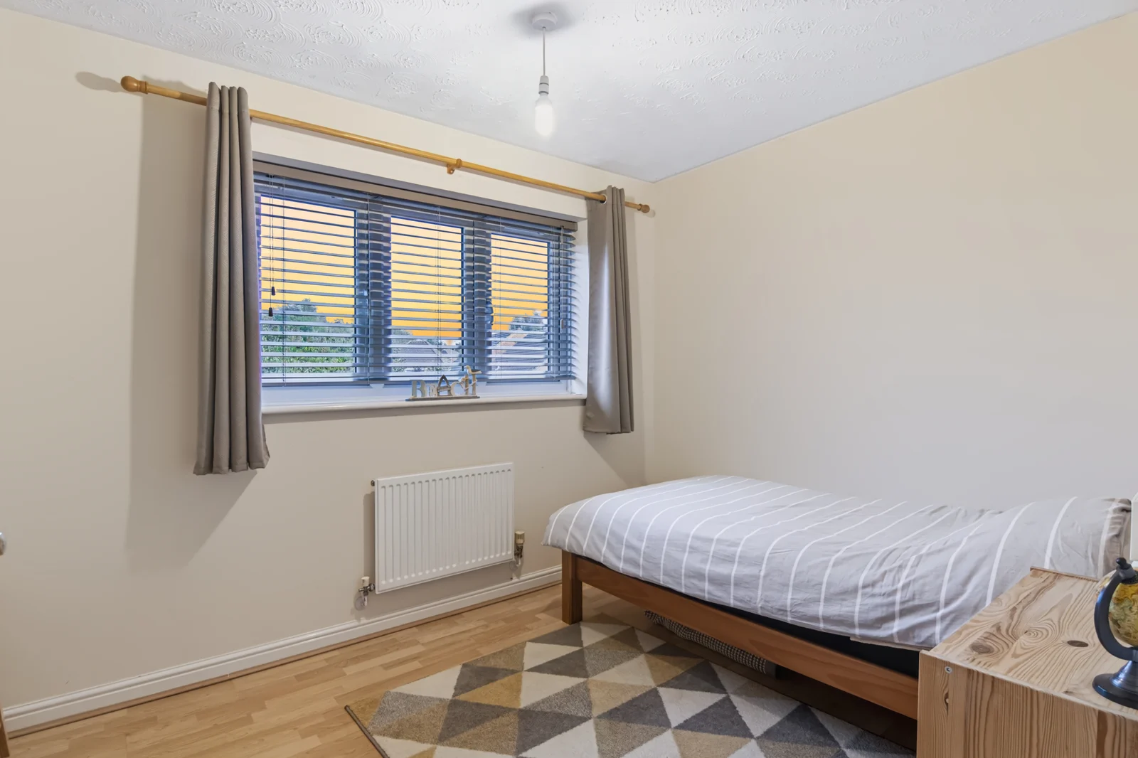 Cloverdale Road, Hamilton, Leicester, Leicestershire, LE5 1UL — photo 13