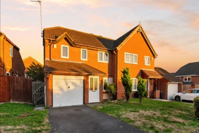 Cloverdale Road, Hamilton, Leicester, Leicestershire, LE5 1UL — photo 18
