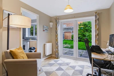 Cloverdale Road, Hamilton, Leicester, Leicestershire, LE5 1UL — photo 6
