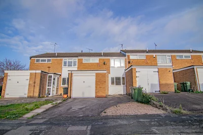 Camborne Close, Wigston Leicester — photo 1